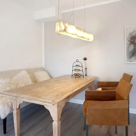 Dreilaender Blick 아파트 *